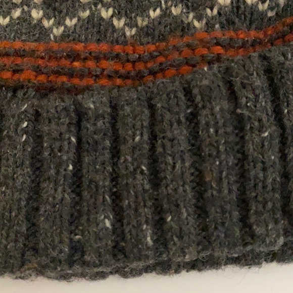 Unisex baby hat- Old Navy- Used - Picture 4 of 9